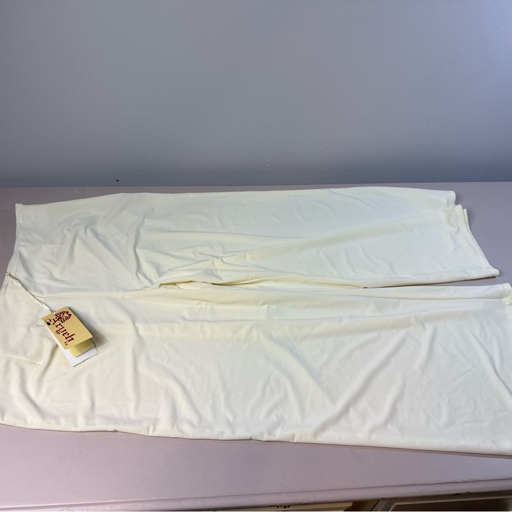 Aryeh Cream Trousers Lightweight‎ Relaxed Fit